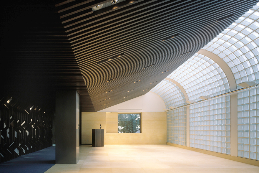 E大使館F Hall　The E Embassy  F Hall