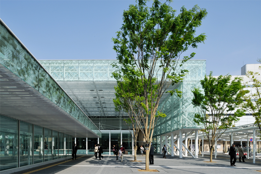 川崎駅東口駅前広場　Kawasaki Station East Plaza