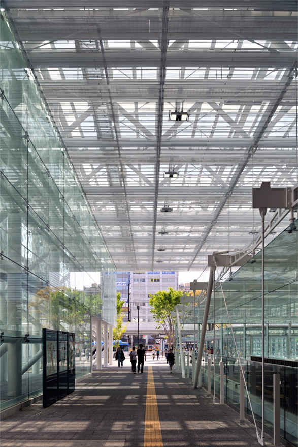 川崎駅東口駅前広場　Kawasaki Station East Plaza